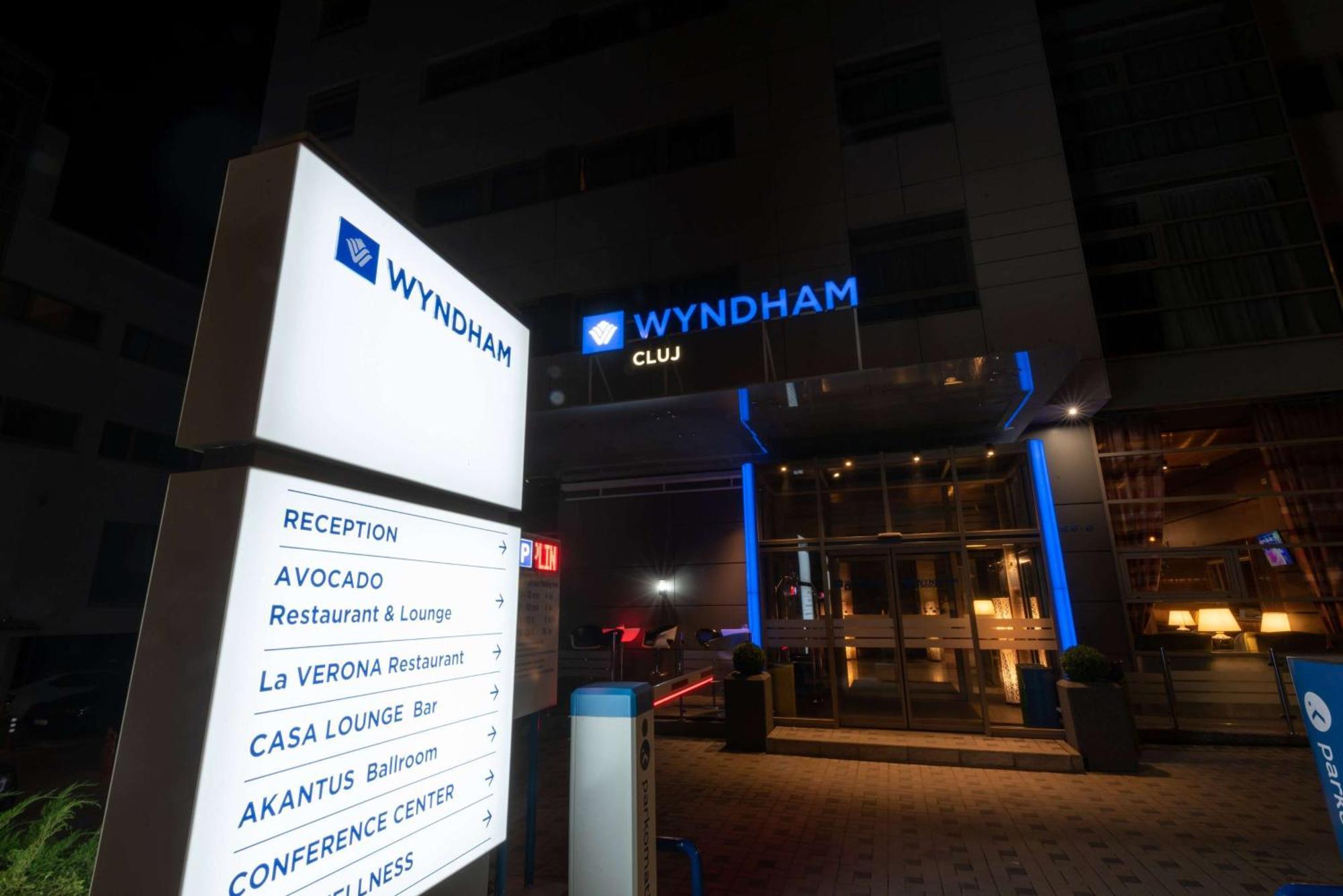Wyndham Hotel 5*